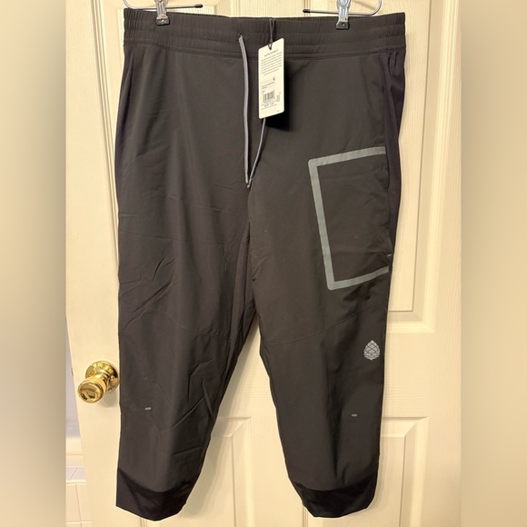 NWT Mens Stio Fernos Insulated Knicker Outerwear Black Large $199